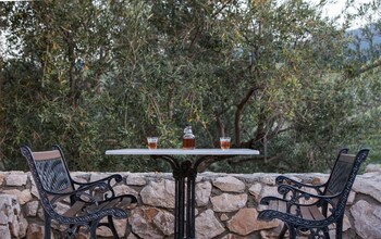 georgias houses melitzanakia