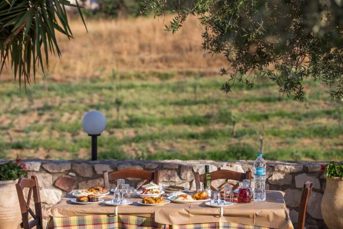 georgias houses melitzanakia