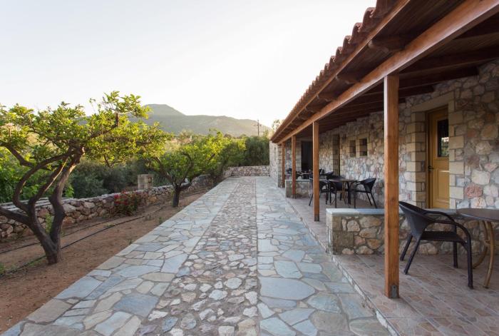 georgias houses melitzanakia