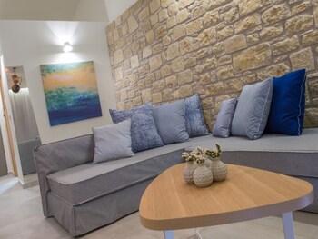 mary hotel and mary royal suites