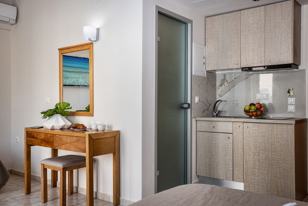 mary hotel and mary royal suites