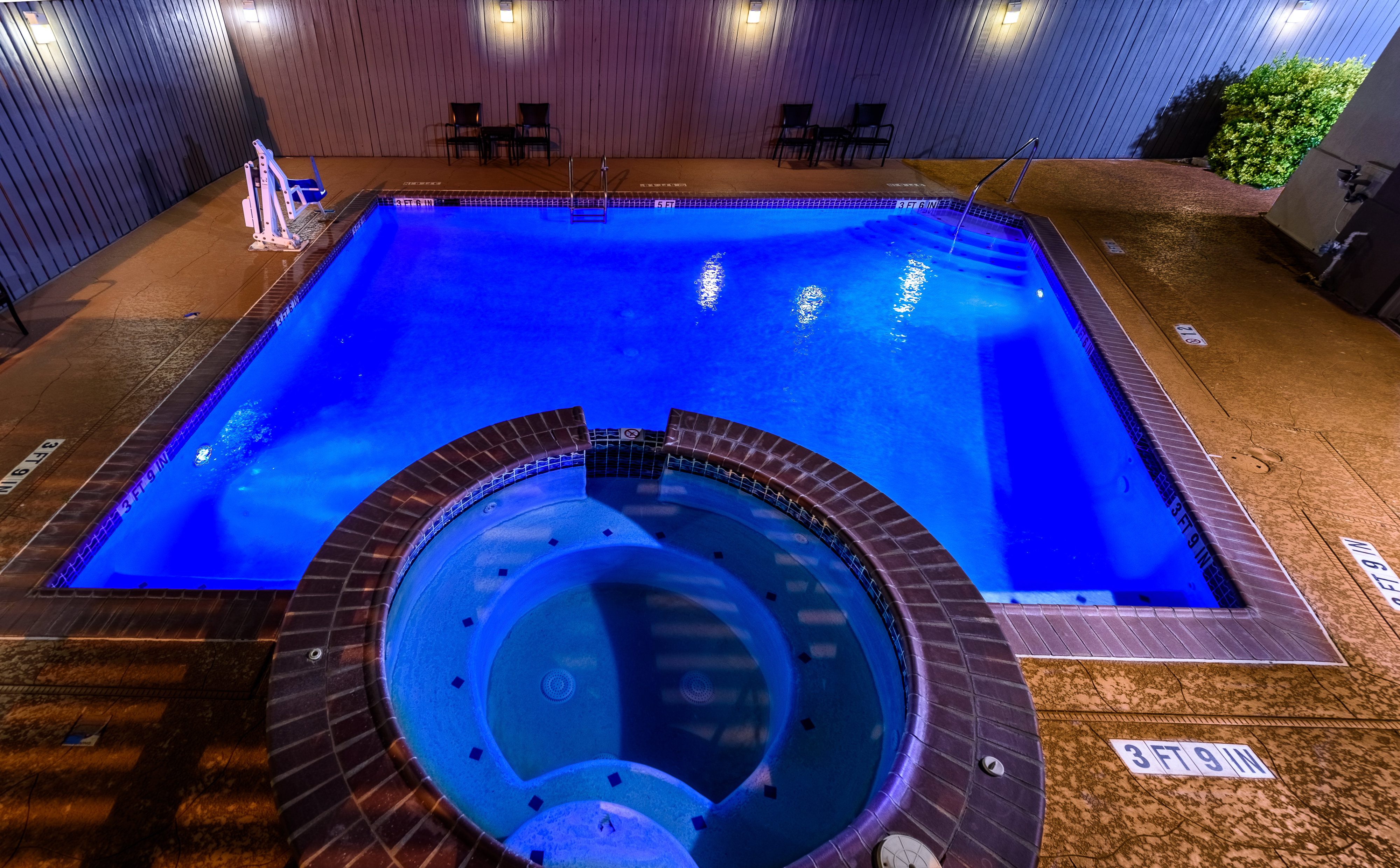 holiday inn express hotel and suites bastrop by ihg