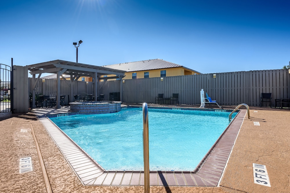 holiday inn express hotel and suites bastrop by ihg
