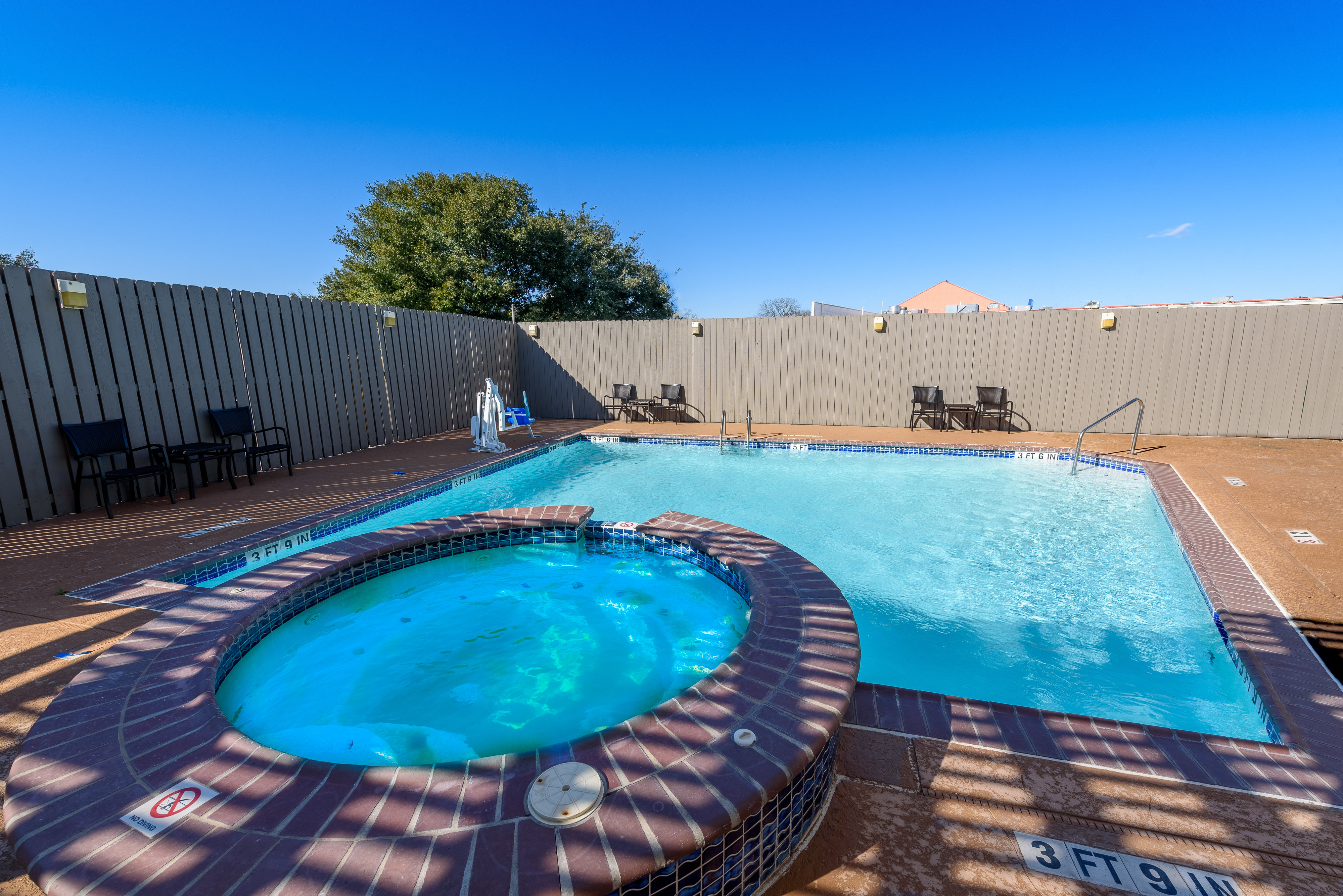 holiday inn express hotel and suites bastrop by ihg