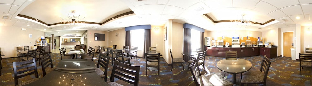 holiday inn express hotel and suites bastrop by ihg