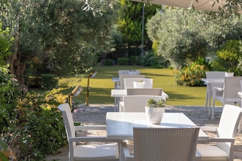 ampoulos rooms and apartments