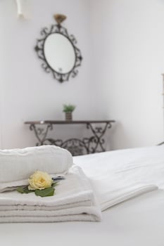 ampoulos rooms and apartments