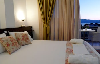 ampoulos rooms and apartments
