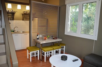 ampoulos rooms and apartments