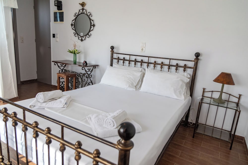 ampoulos rooms and apartments