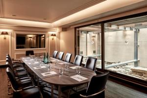 antigon urban chic hotel