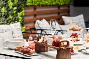 antigon urban chic hotel