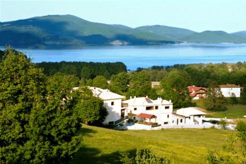 lake plastiras
