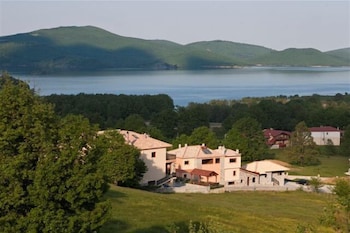 lake plastiras