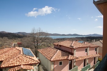 lake plastiras