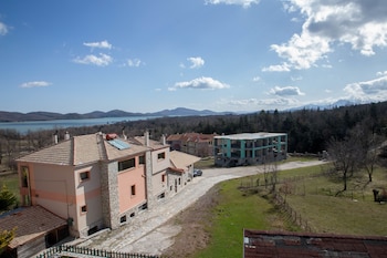 lake plastiras