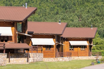 Natura Chalets,Karpenisi>>Kakoulioureika,3 star