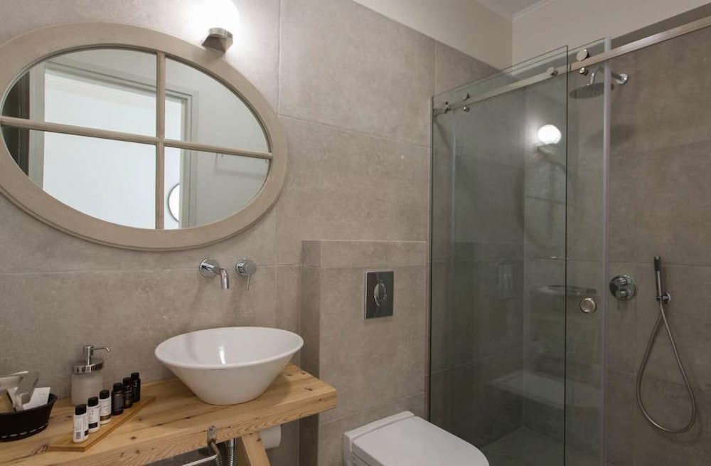amymone suites