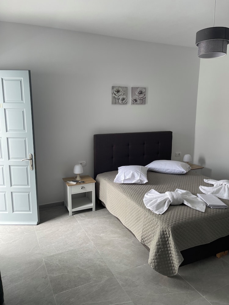 tarelis apartments