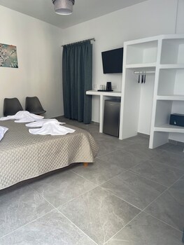 tarelis apartments