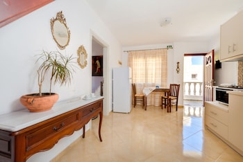 aspalathos suites