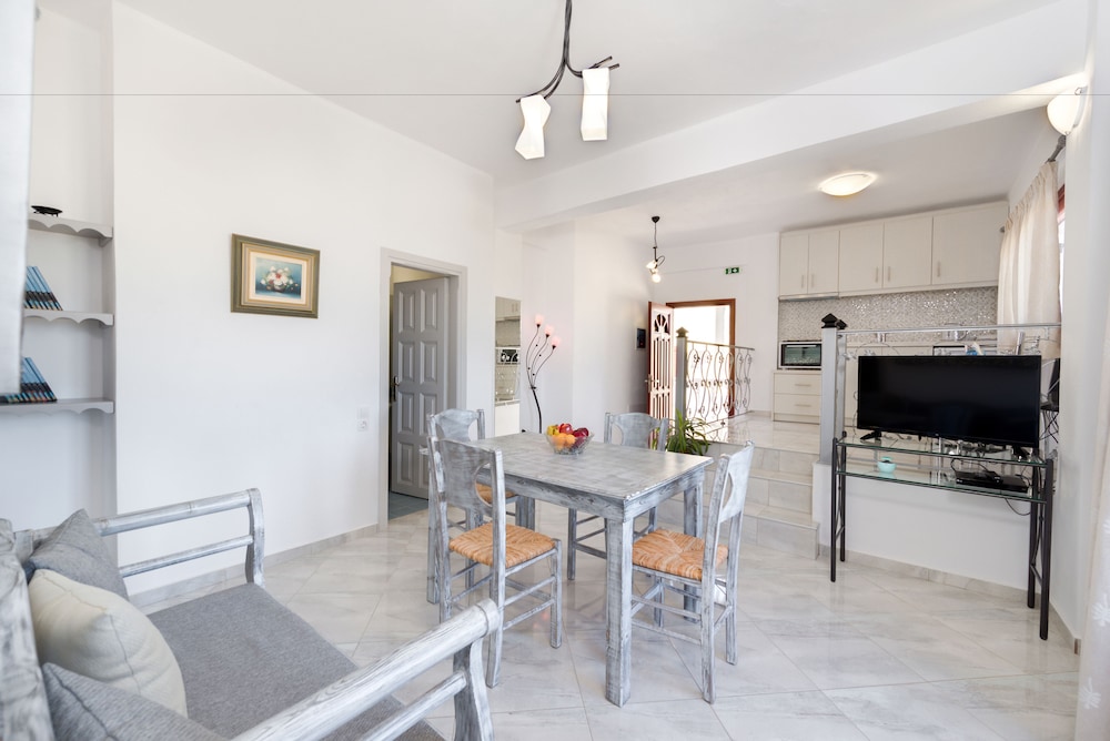 aspalathos suites