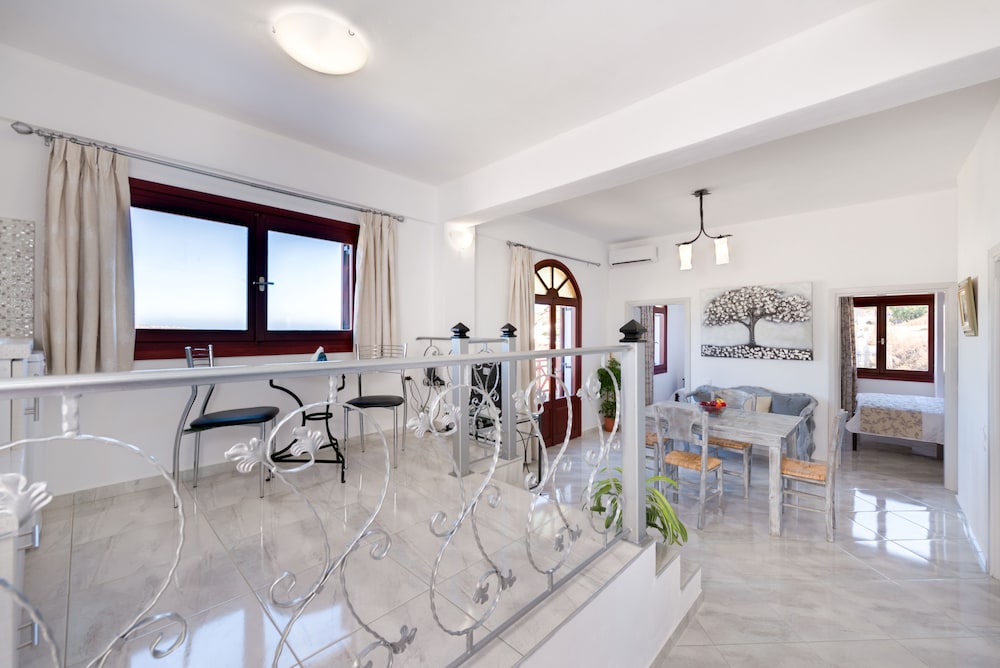 aspalathos suites
