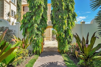 Mandela Court Grenada,Grand Anse>>Crochu,4 star