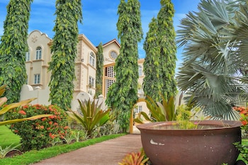 Mandela Court Grenada,Grand Anse>>Crochu,4 star