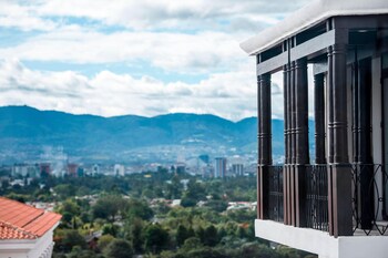 ac hotel by marriott guatemala city