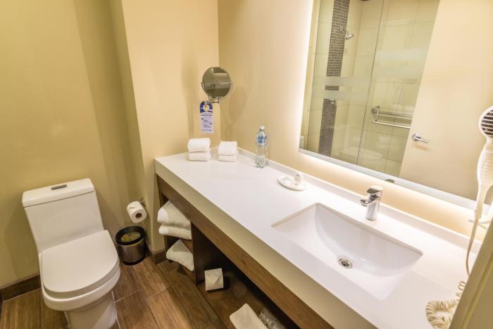 latam hotel plaza pradera quetzaltenango