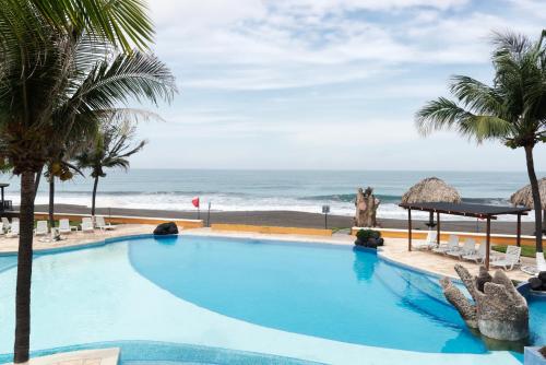 hotel cayman suites