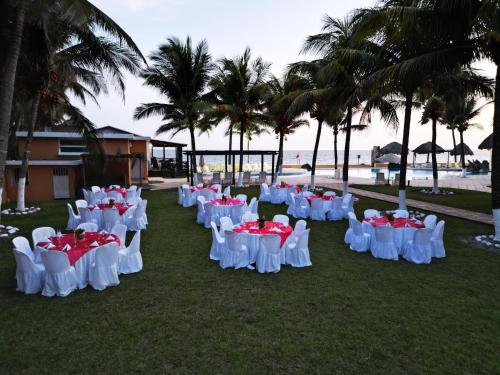 hotel cayman suites