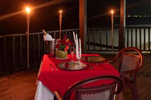 hotel cayman suites