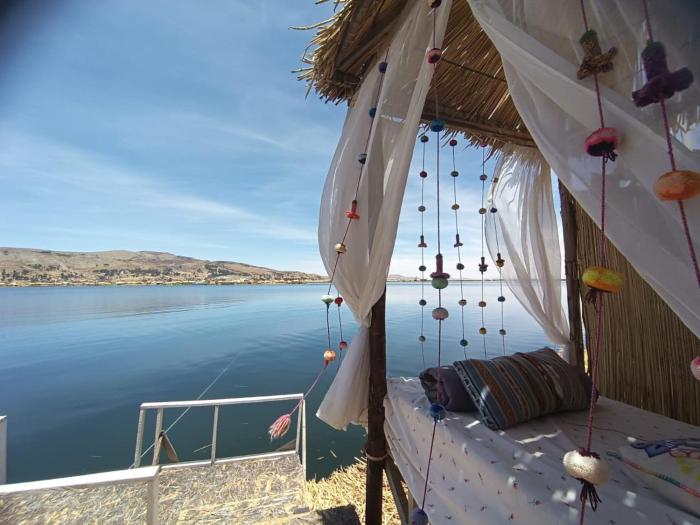 uros lake titicaca lodge