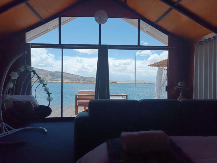 uros lake titicaca lodge