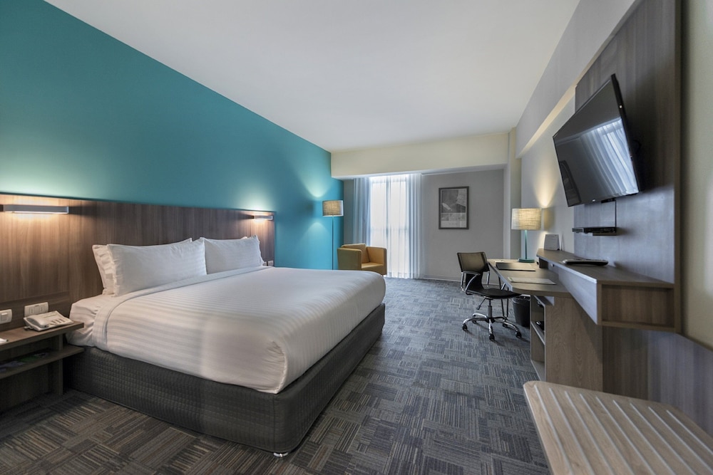 holiday inn lima airport by ihg