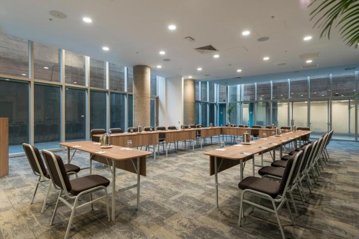 holiday inn lima airport by ihg