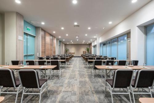holiday inn lima airport by ihg