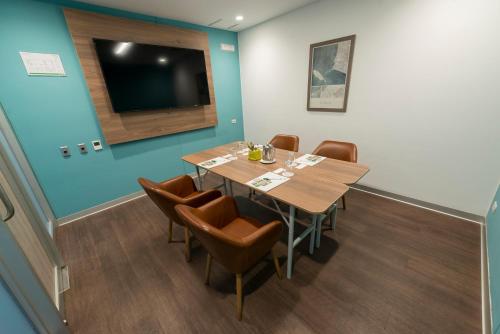 holiday inn lima airport by ihg