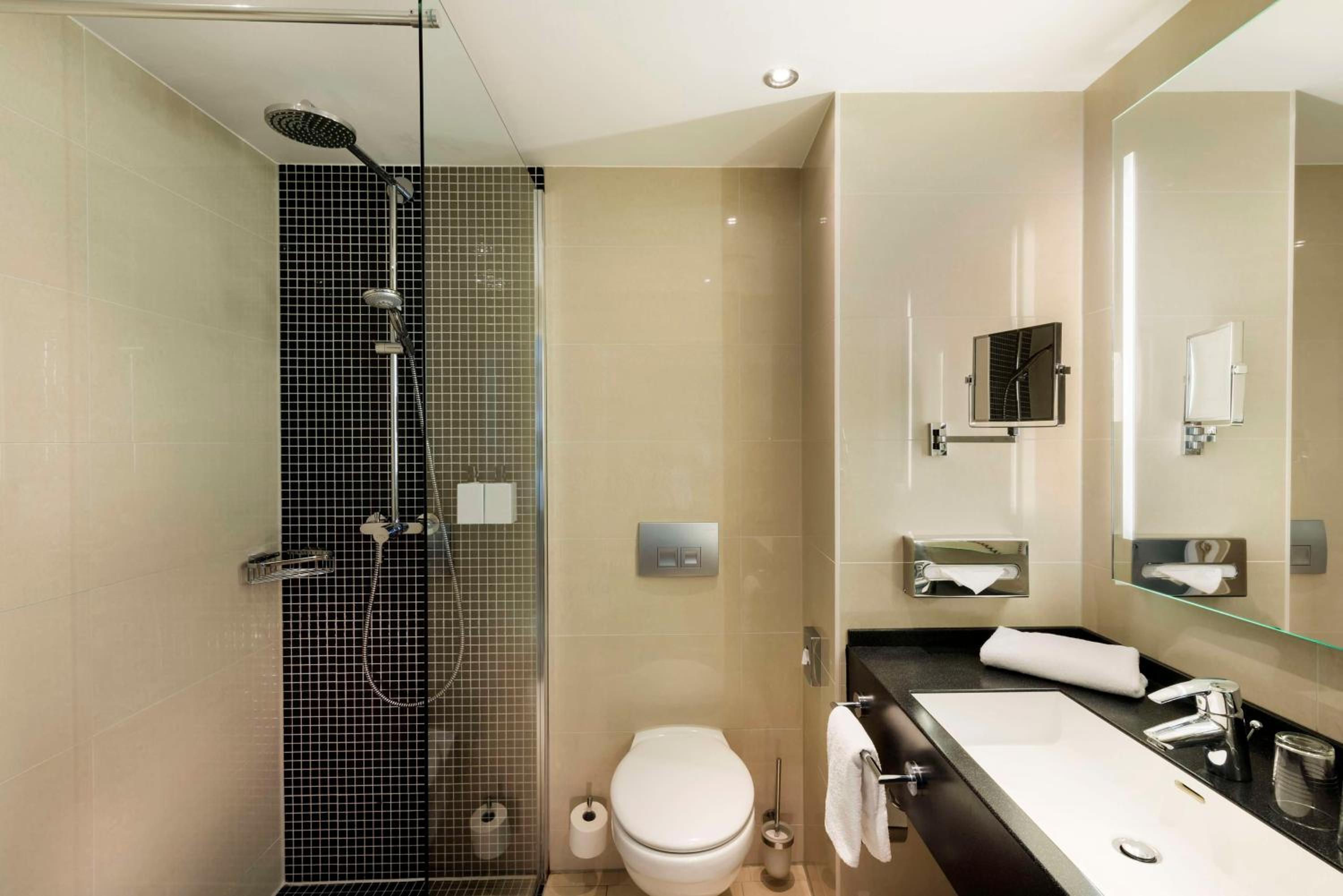 tomtom suites special class