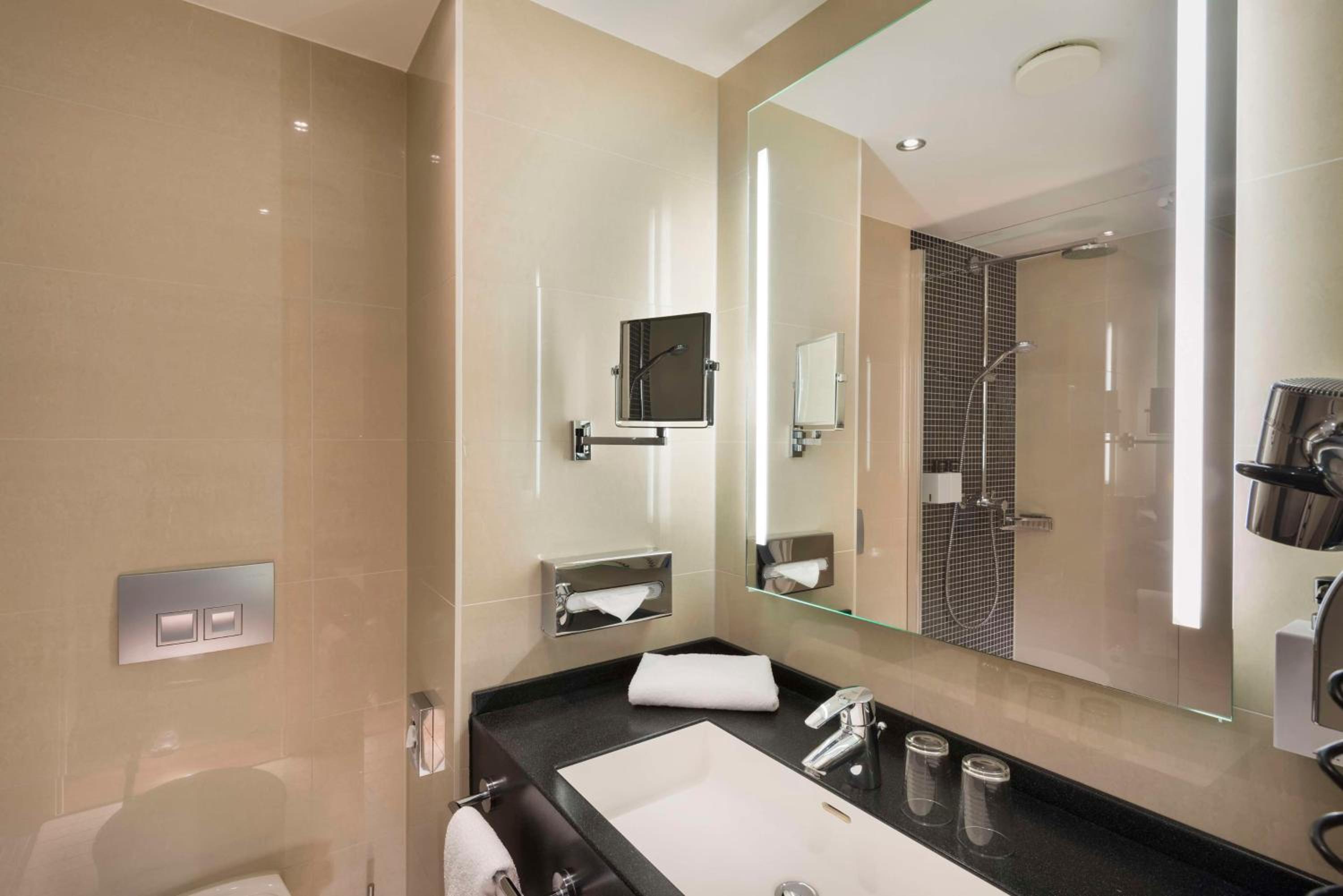 tomtom suites special class