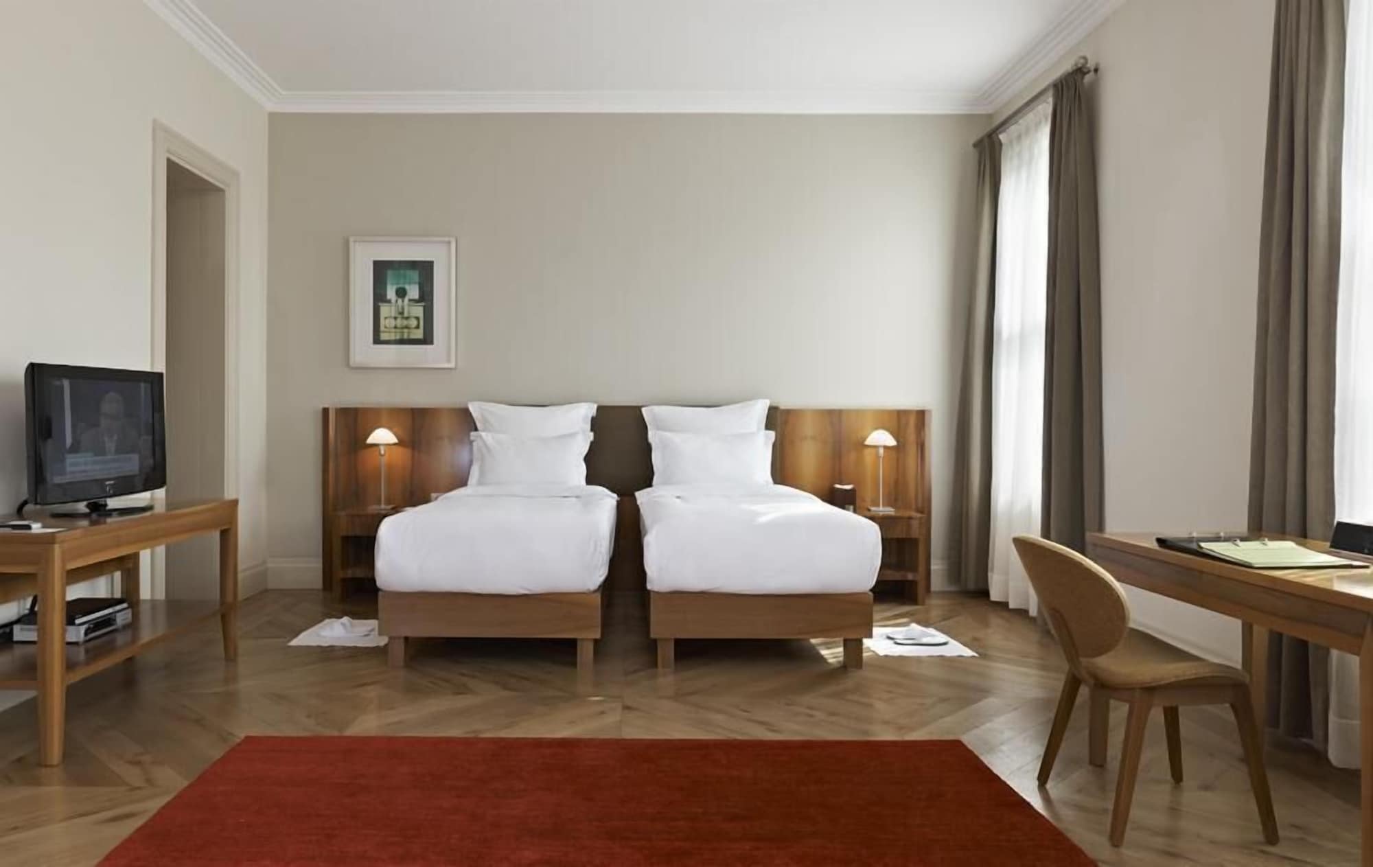 tomtom suites special class