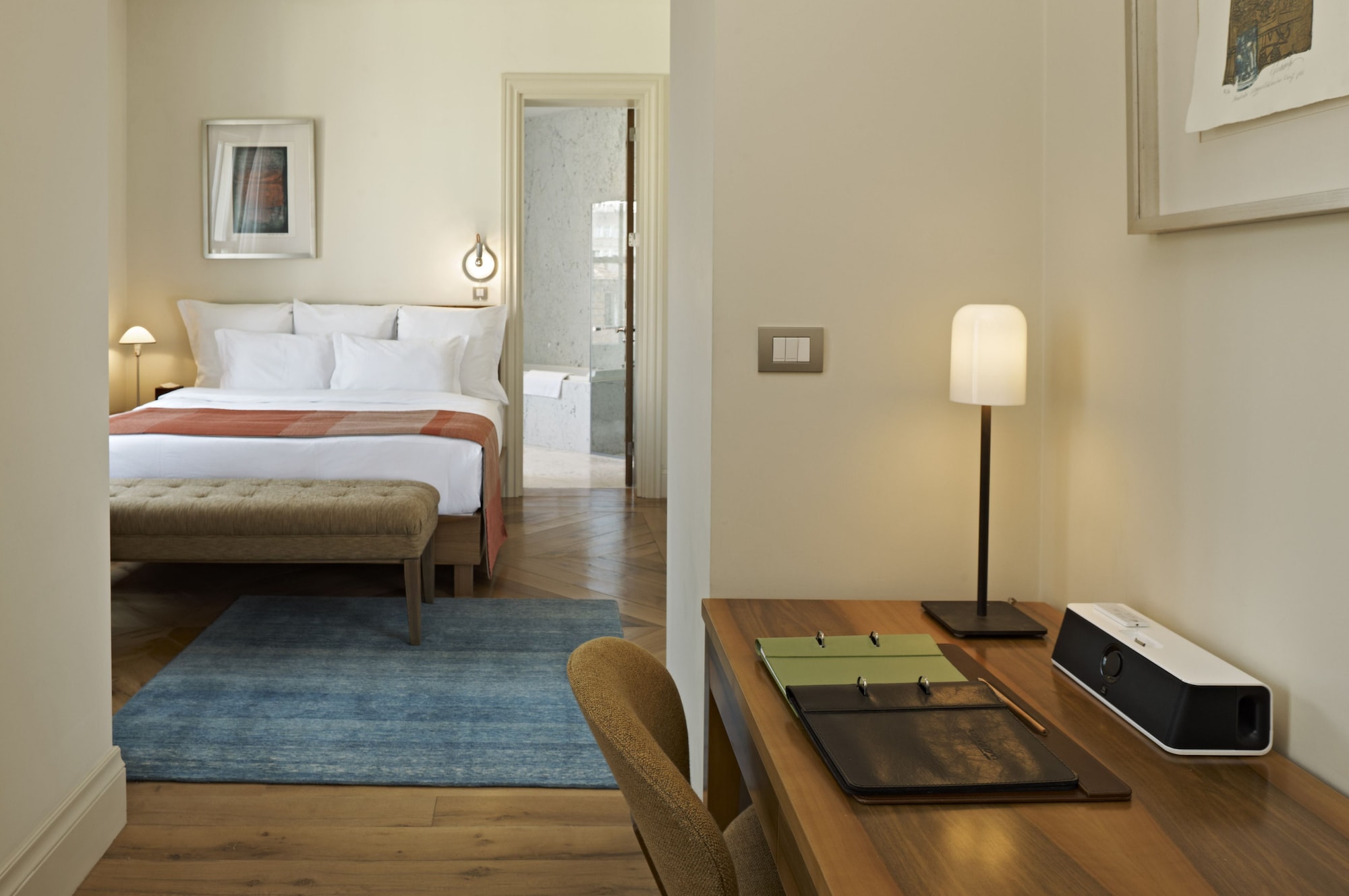 tomtom suites special class