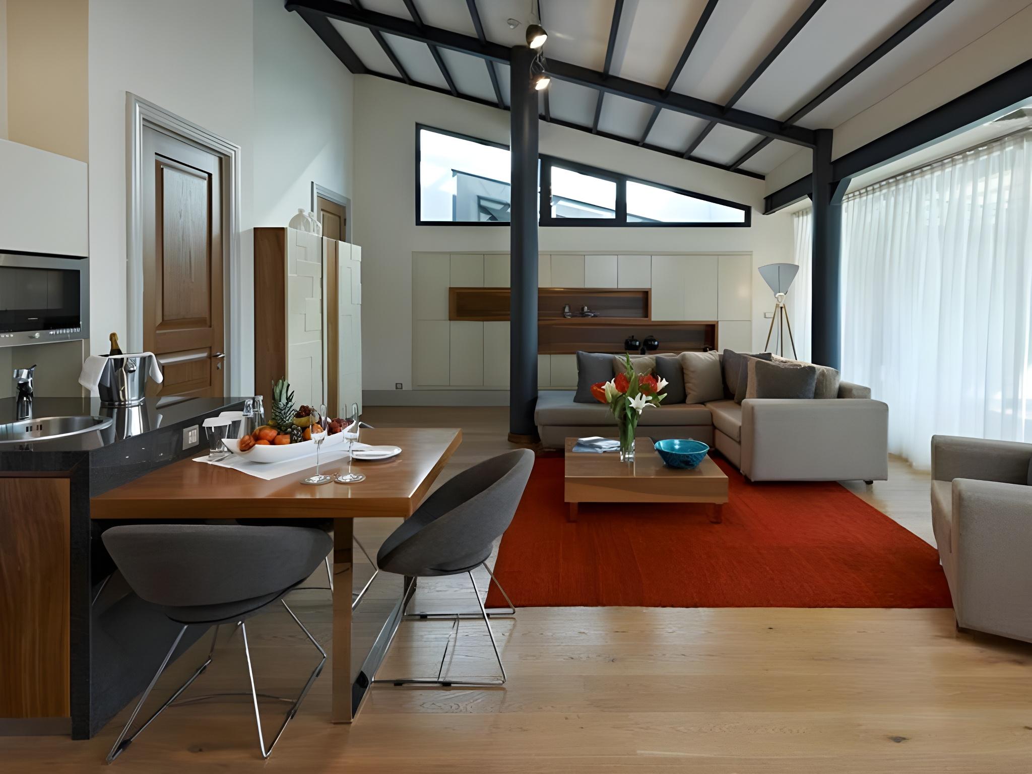 tomtom suites special class