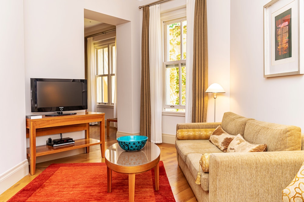 tomtom suites special class