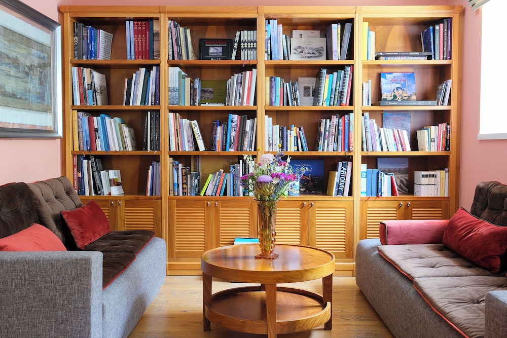 tomtom suites special class