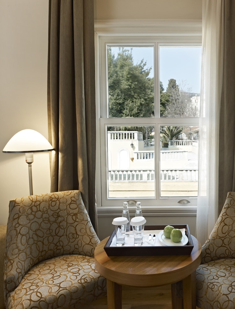 tomtom suites special class