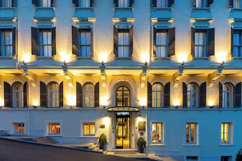 tomtom suites special class