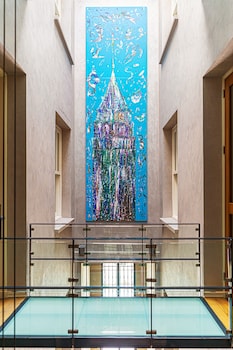 tomtom suites special class